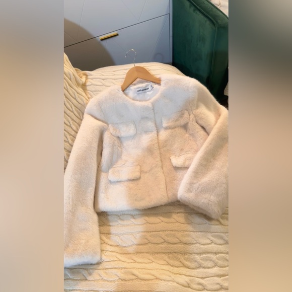 SELF-PORTRAIT CREAM FAUX FUR JACKET, size US 4/ UK 8, brand new, never worn. - Picture 10 of 16